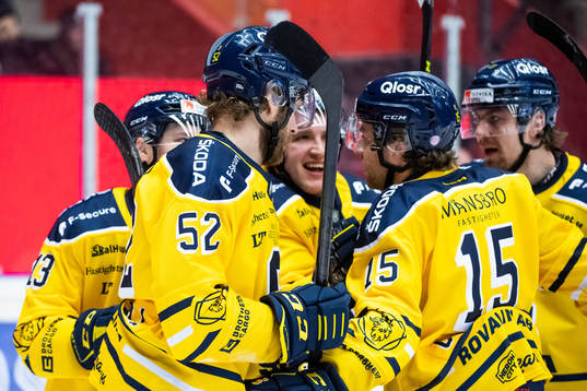 Södertäljes Christopher Liljewall jublar