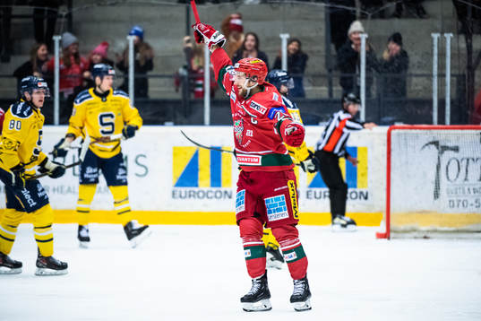 Modos Emil Wahlberg jublar