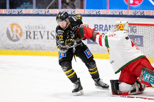 Västerås Philip Lagunov och Moras målvakt Andreas