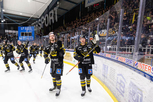 Västerås Marcus Bergman och Jimmie Jansson Lorek jublar