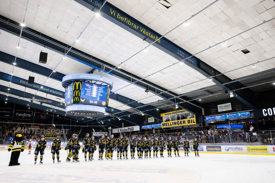 Västerås spelare jublar