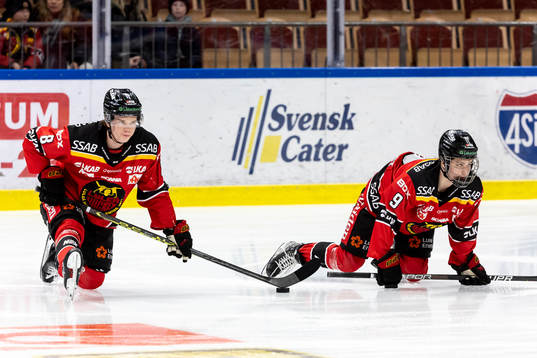 Luleås Simon Lindblom och Isac Hedqvist värmer upp