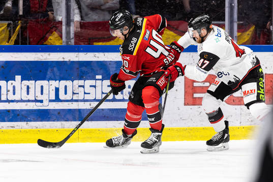 Luleås Tomi Sallinen och Malmö Redhawks Joakim Ryan