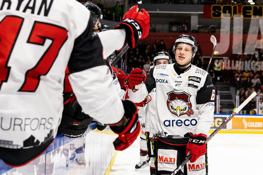 Malmö Redhawks Theodor Johnsson jublar