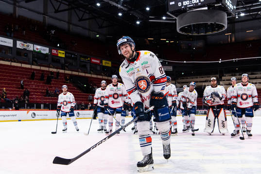 Växjös Robert Rosén jublar