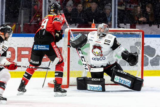 Luleås Elias Callgren  och Malmö Redhawks målvakt