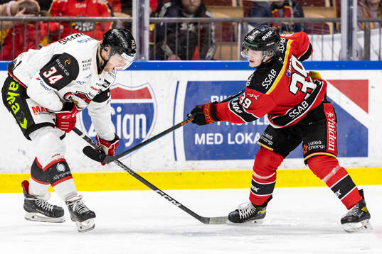 Luleås Edward Björk och Malmö Redhawks Carl Söderberg