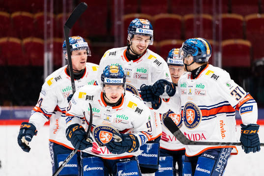 Växjös Victor Stjernborg jublar