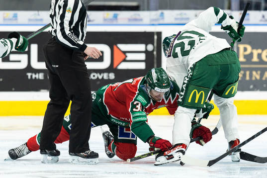 Frölundas Nicklas Lasu och Färjestads Marcus Westfält