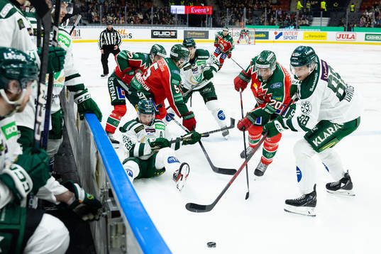 Frölundas Joel Lundqvist och Färjestads Brandon Davidson