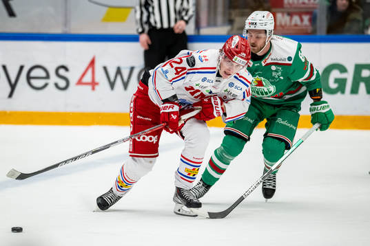 Timrås Erik Walli Walterholm  och Rögles Linus Sandin