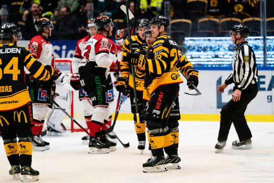 Skellefteås Jonathan Johnsson jublar