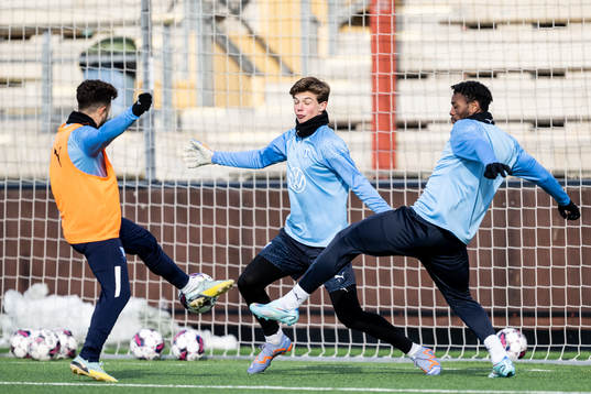 Moustafa Zeidan, målvakt Melker Ellborg och Samuel Kotto