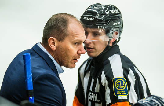 HV71s tränare Johan Lindbom