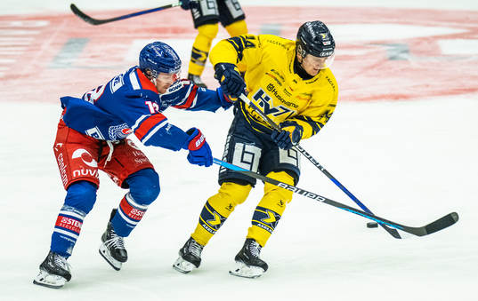 Oskarshamns Niclas Burström och HV71s Emil Andrae