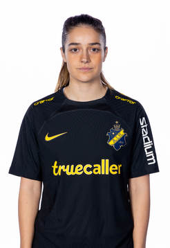 s Daniella Famili