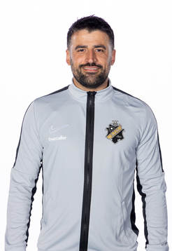 s Assisterande tränare Mesut Meral