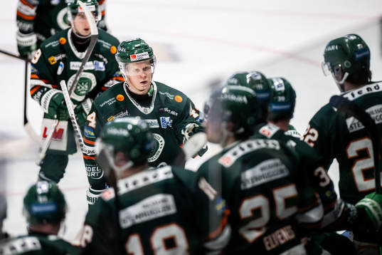 Kristianstads Aleksi Ainali jublar