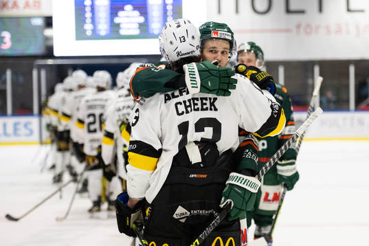 Kristianstads Roope Laavainen och Västerås Trevor Cheek