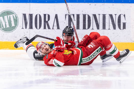 Moras Johan Persson och Vita Hästens Hampus Falk