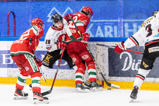 Vita Hästens Alex Brännstam och Moras Måns Carlsson