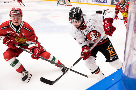 Moras Johannes Johannesen och Vita Hästens Patrick Bajkov