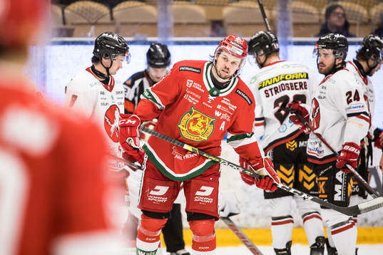 Moras Måns Carlsson deppar
