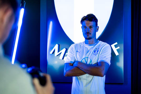Malmö FF presenterar Stefano Vecchia som ny spelare