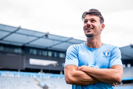 Malmö FF presenterar Stefano Vecchia som ny spelare