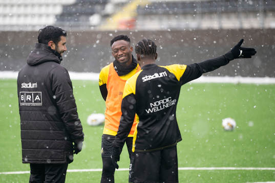 fystränare Jordi Gonzalez, Benie Adama Traore och Ibrahim