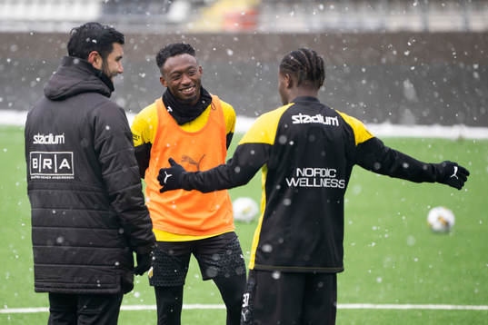 fystränare Jordi Gonzalez, Benie Adama Traore och Ibrahim