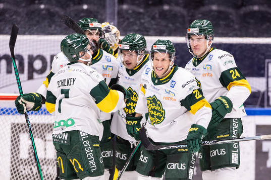 Björklövens Fredrik Weigel jublar