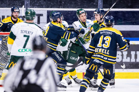 Björklövens Fredrik Weigel i bråk med Södertäljes Leon