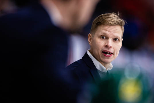 Björklövens assisterande tränare Robert Lahti