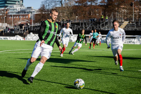GAISs Alexander Ahl Holmström och Helsingborgs Simon