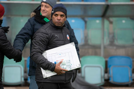 Helsingborgs tränare Alvaro Santos deppar