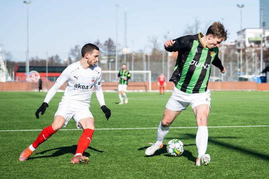 Helsingborgs Arian Kabashi och GAIS Robin Frej