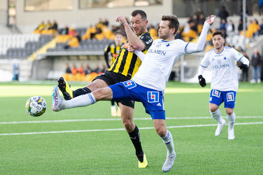 Häckens Even Hovland och IFK Norrköpings Arnor Traustason