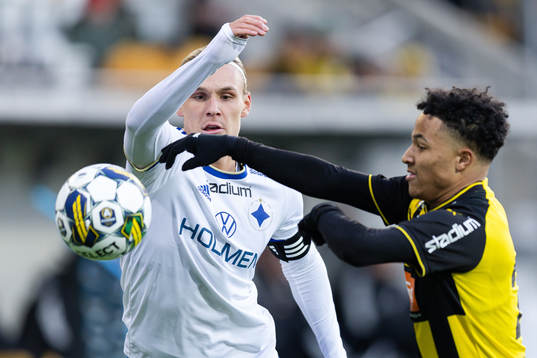 IFK Norrköpings Arnor Sigurdsson och Häckens Momodou