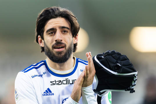 IFK Norrköpings Kristoffer Khazeni hyllas av fansen
