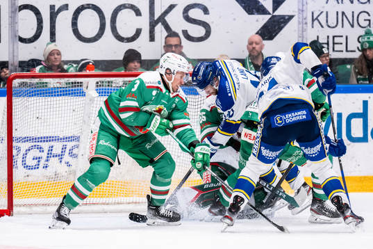 Leksands Oskar Lang gör ett mål som hade inneburit 0-2