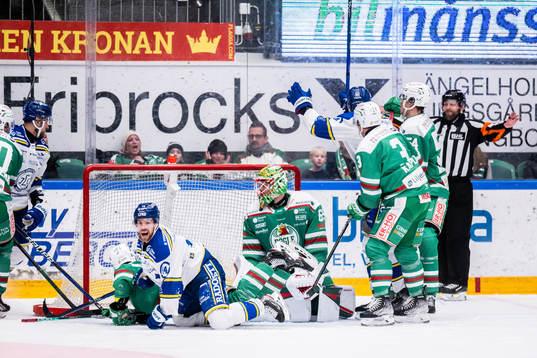 Leksands Oskar Lang gör ett mål som hade inneburit 0-2