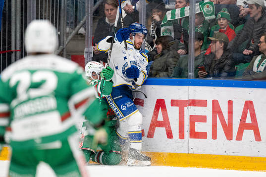 Rögles Daniel Zaar skadas i en situation med Leksands Matt