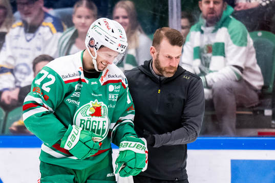 Rögles Daniel Zaar skadar sig och tvingas utgå