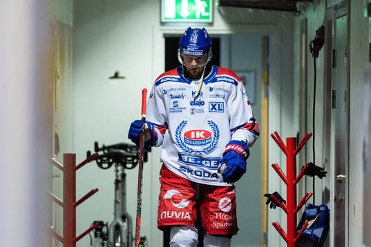 Oskarshamns William Worge Kreü lämnar isen