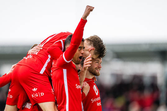 Bård Finne of Brann celebrates