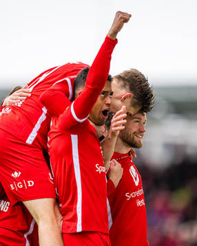 Bård Finne of Brann celebrates