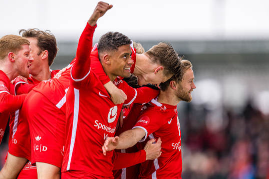 Bård Finne of Brann celebrates
