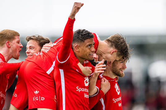Bård Finne of Brann celebrates