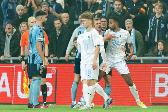 Malmö FFs Isaac Kiese Thelin och Djurgårdens Besard